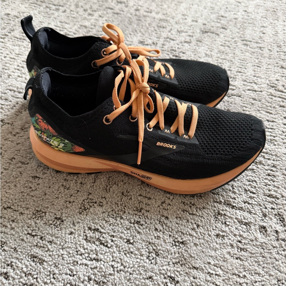 Brooks levitate 3 size 9 tropical women’s running shoes